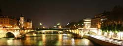 veduta notturna di Parigi